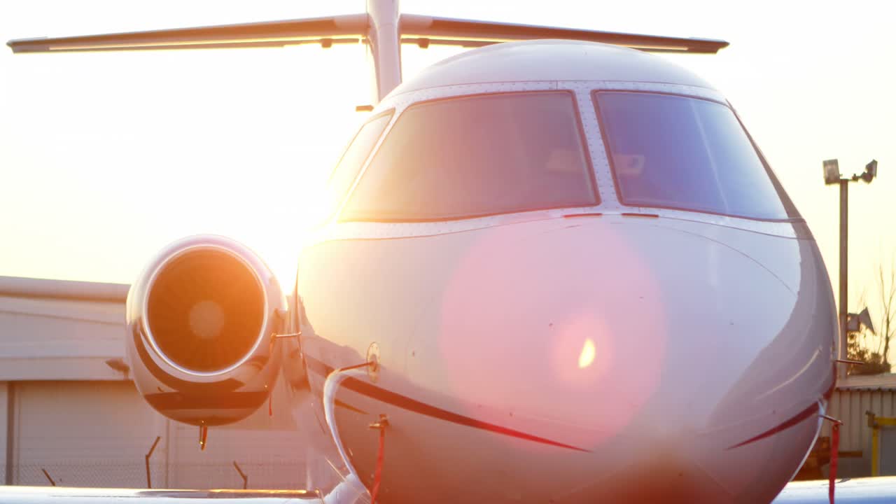 ターミナル4kのプライベートジェット機