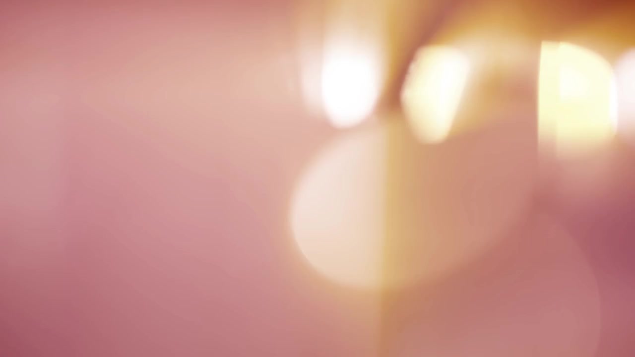 Vazamentos de Luz Dinâmicos e Reflexos de Lente Bokeh em Fundo Escuro