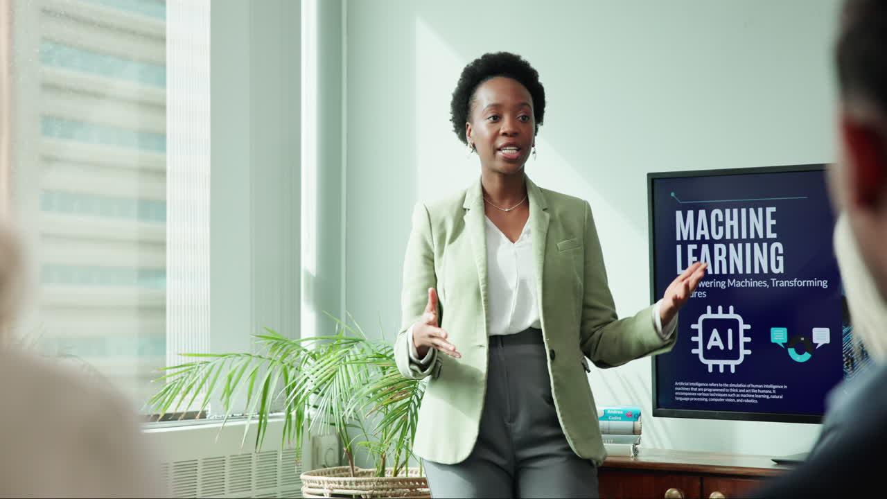 Businesswoman giving a presentation on machine learning and artificial intelligence
