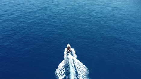 Sailing-by-boat-in-Greece,-Skiathos