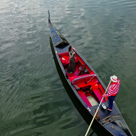 walk on gondola in city