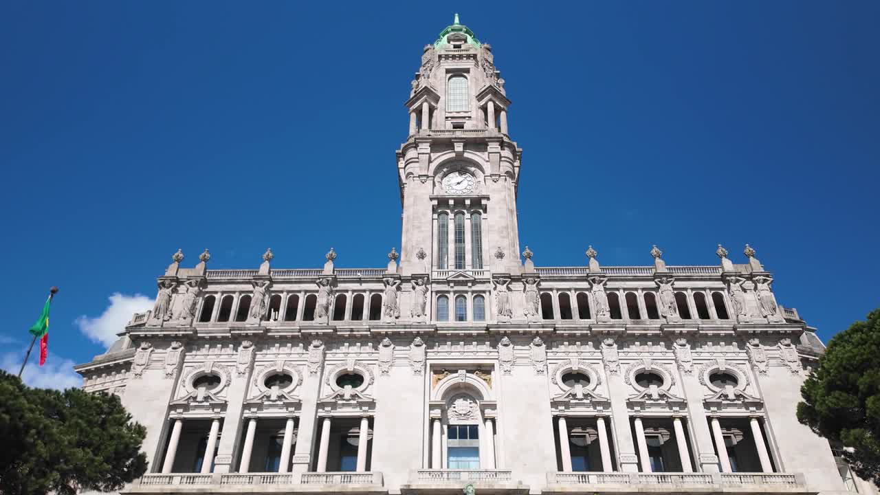 Hyperlapse of Porto Town Hall on sunny day Câmara Municipal do Porto
