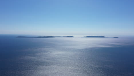 Puerto-cros-Y-Islas-De-Levante-Paraíso-Natural-Al-Sur-De-Francia-Vista-Aérea