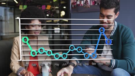 Animación-Del-Procesamiento-De-Datos-Sobre-Diversos-Empresarios-Hablando