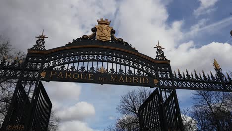 amazing gate to retiro park in madrid