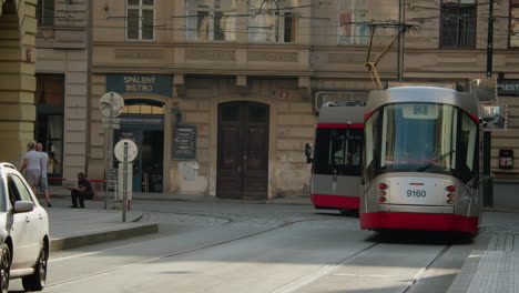 tranvía en la ciudad de praga