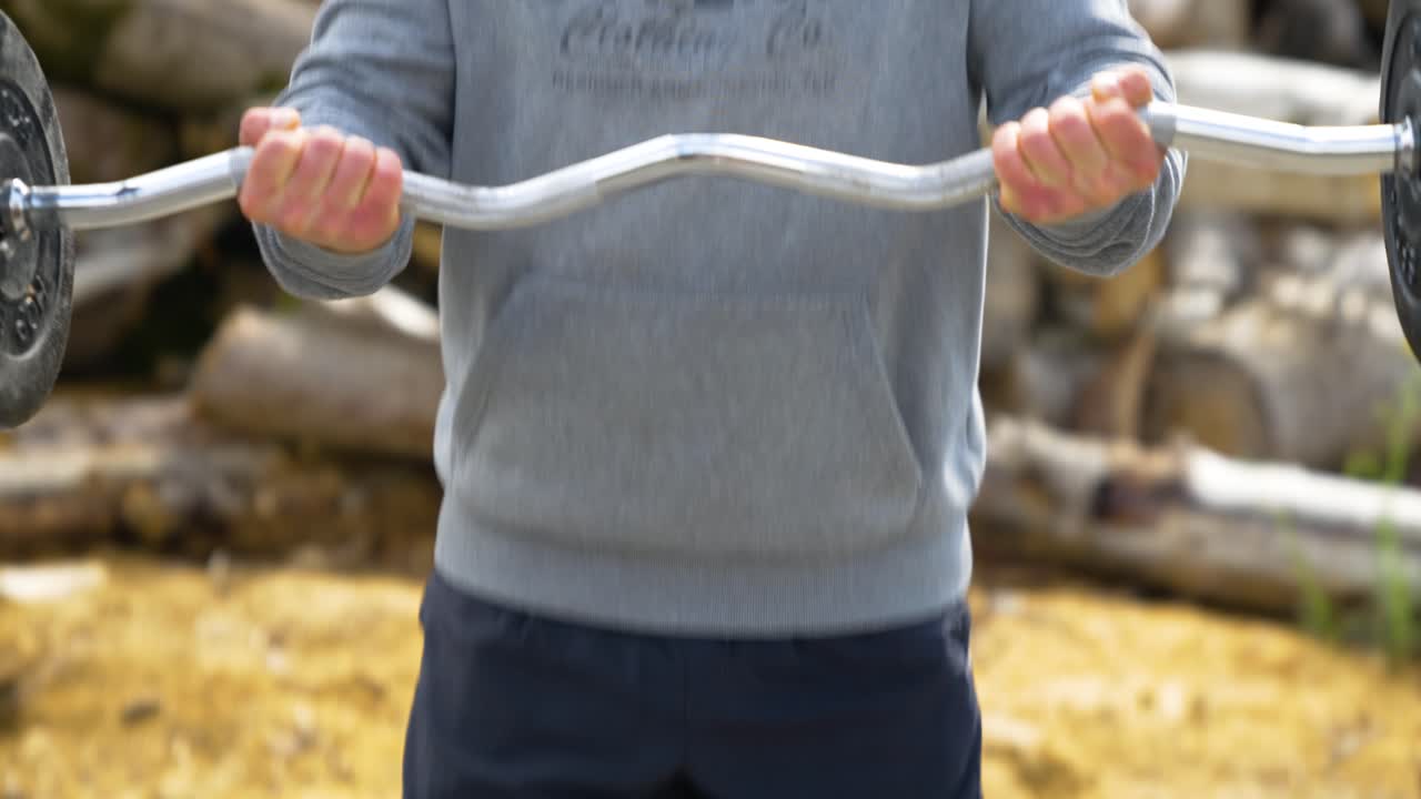 훈련 과정 에 바벨 을 포함 시키는 사람 - 근접