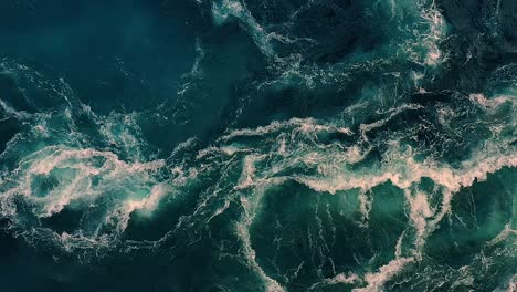 Waves-of-water-of-the-river-and-the-sea-meet-each-other-during-high-tide-and-low-tide.