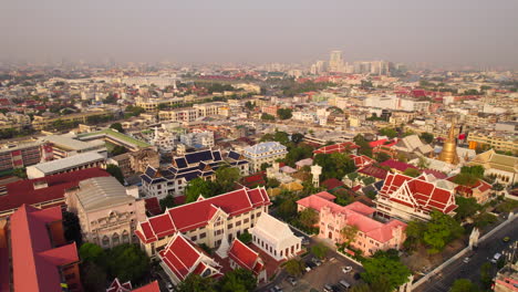 casas residenciales de bangkok al amanecer