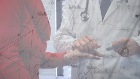 animación de la red de conexiones y procesamiento de datos sobre el médico masculino