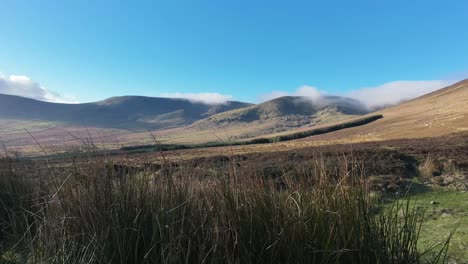 Zeitraffer-Wilde-Berge-Wintertag-Comeragh-Mountains-Waterford-Irland-Atemberaubende-Natur