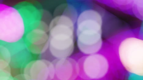 luces fuera de foco luces coloridas en la feria