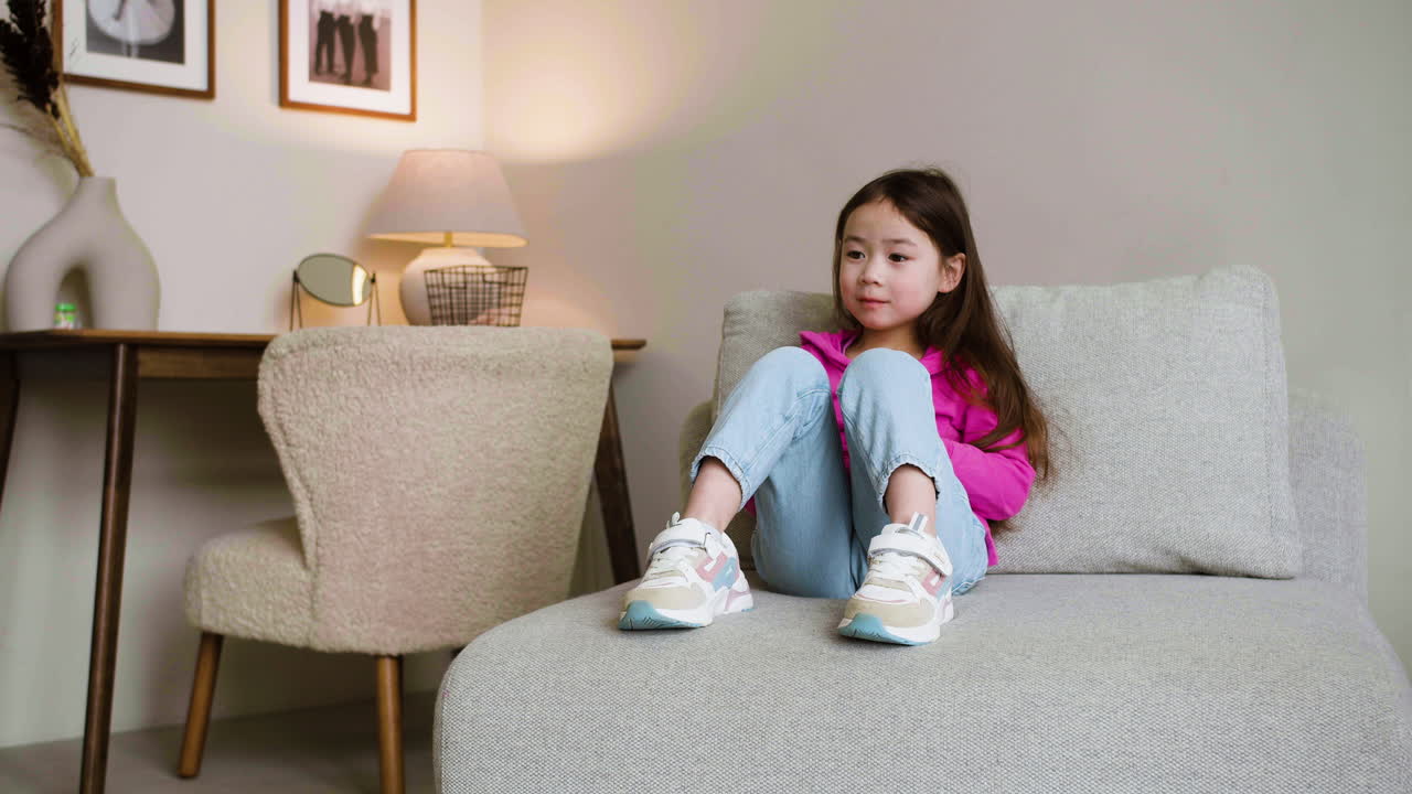 소파에 있는 아이