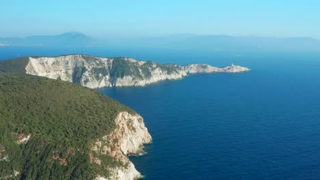 Leuchtturm-Von-Kap-Lefkada-Luftdrohne-Enthüllen