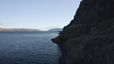 rocky mountains of columbia river canyons in eastern washington, united states