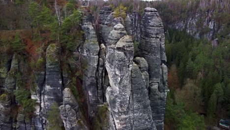 Bastei-Bridge-Natural-Sandstone-Rock-Formations-in-Saxony,-Germany