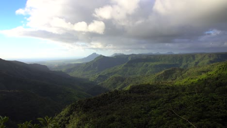 vista sobre las gargantas del río negro mauricio