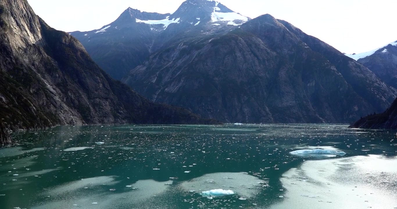 Tracy Arm Fjord, Alaska: Unberührte Berglandschaft