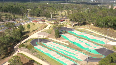 Wylde-Ride-Carrera-De-Bmx-Y-Pista-De-Bombeo-En-Sydney,-Australia