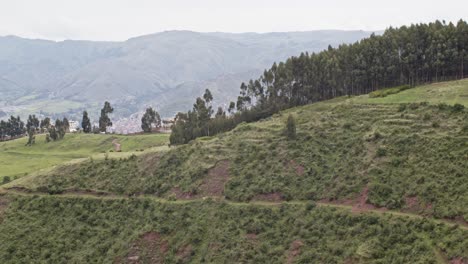 Mountains-with-the-city-of-cusco-in-the-valley-in-Cusco,-Peru-4k-50fps