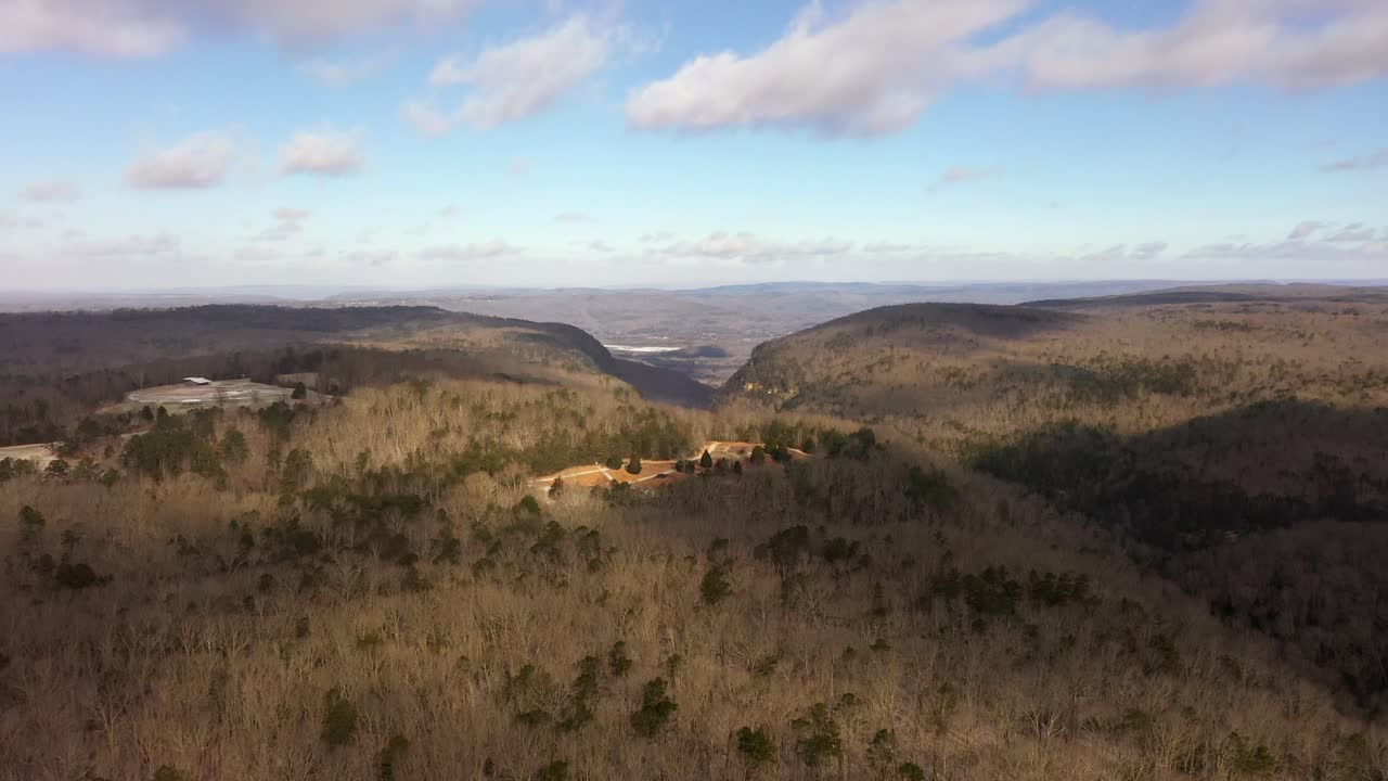 georgia drone paisaje filmado durante la hora dorada en la fría mañana de invierno