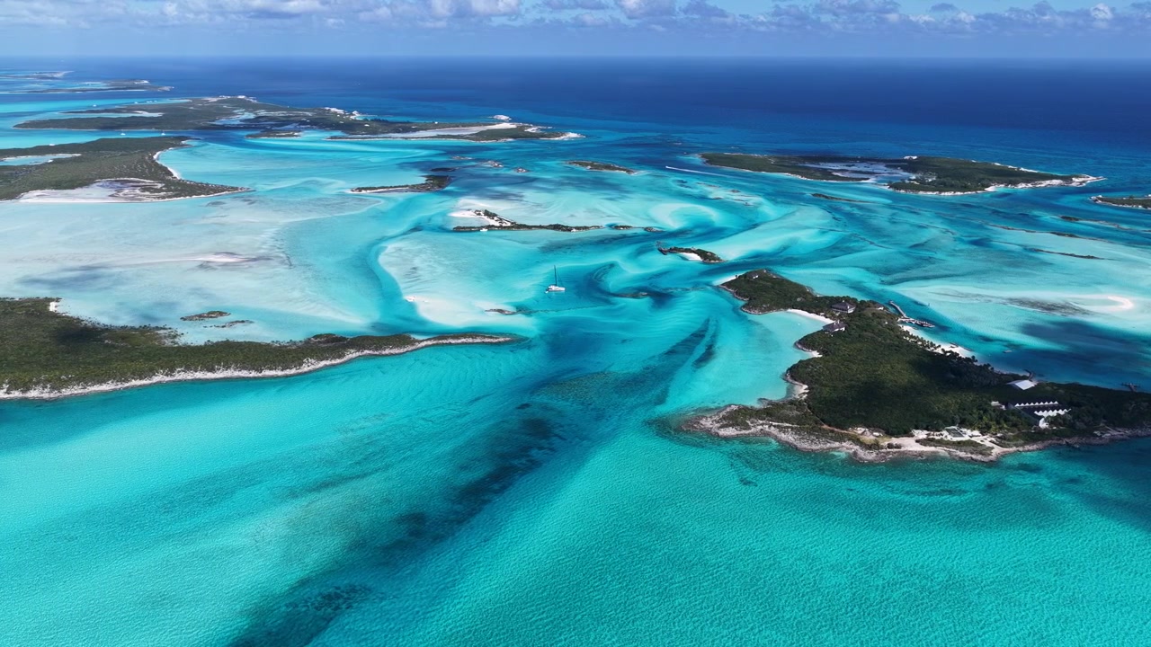 Skyline di Exuma alle Isole Exuma a Black Point, Bahamas. Paesaggio urbano mozzafiato. Paesaggio costiero. Sfumature di blu acquerello. Skyline di Exuma alle Isole Exuma a Black Point, Bahamas. Sfondo caraibico.