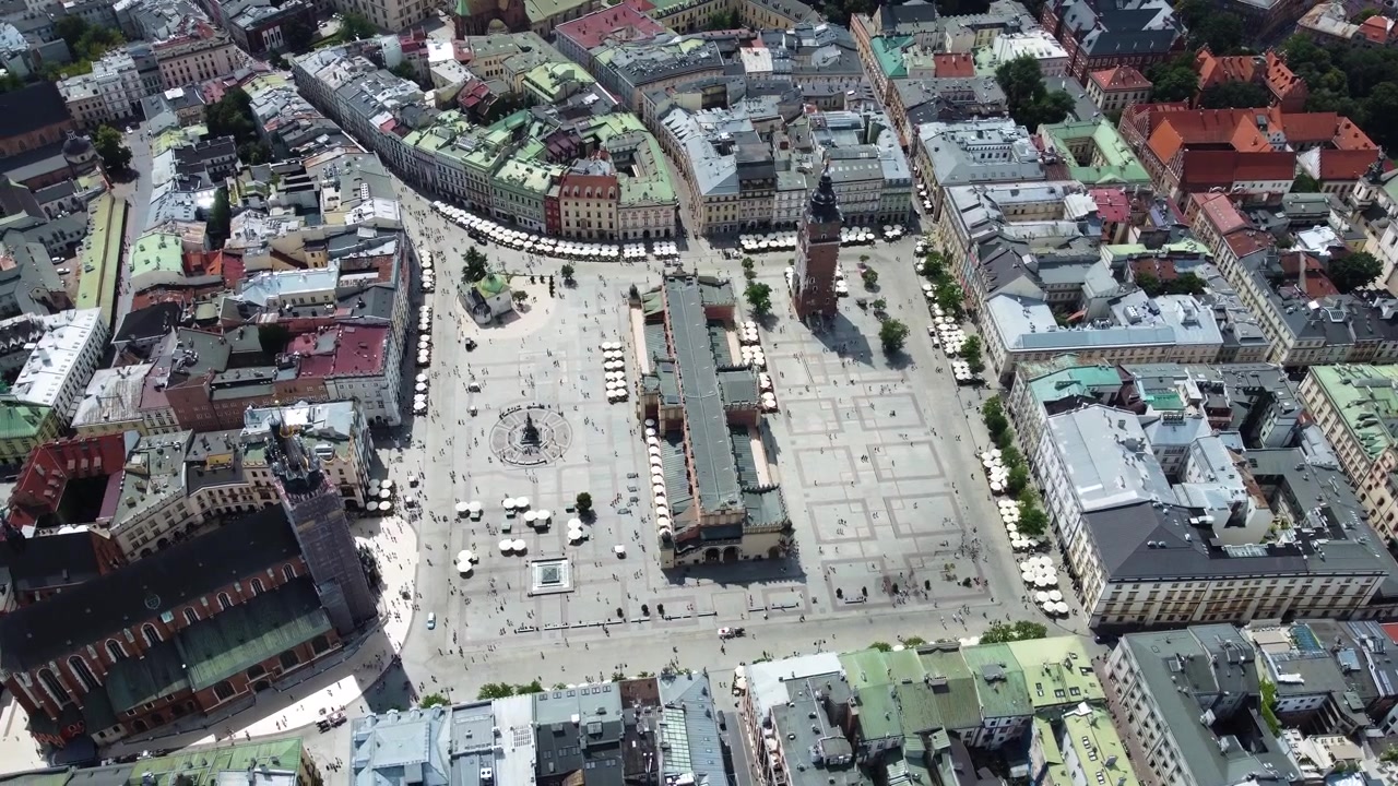 Grote Markt van Krakau, drone-orbitale weergave vanuit de lucht.
