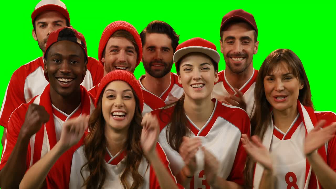 축구 경기를 시청 하는 친구 들 의 그룹