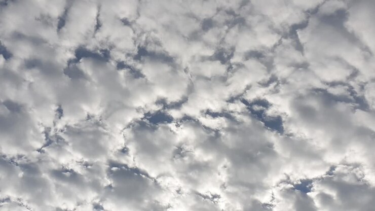Cirrocumulus ripple wave high-altitude clouds time lapse , stunning cloud formation that looks like ocean waves moving past
