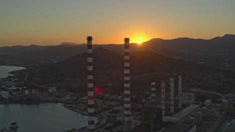 Antena---Planta-De-Energía-Eléctrica-En-Lavrio,-Grecia-Al-Atardecer---Filmada-En-Dji-Inspire-2-X7