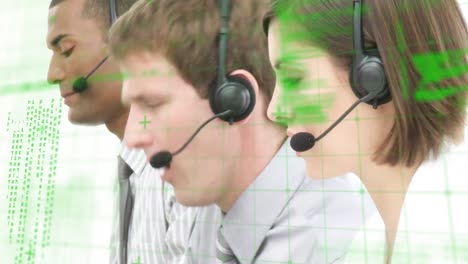 animación del procesamiento de datos sobre personas de negocios que usan auriculares telefónicos