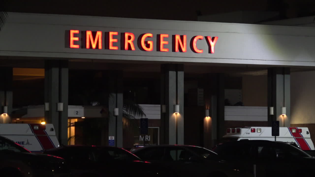 외부 왼쪽 각도 병원 밤 비상 기호 밤