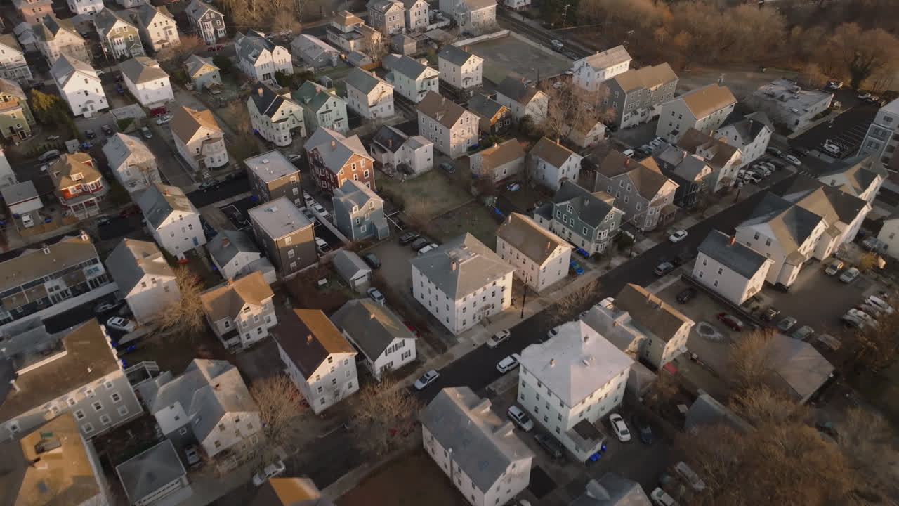 Luftfoto af et boligområde i Providence, Rhode Island. Optaget en efterårsmorgen