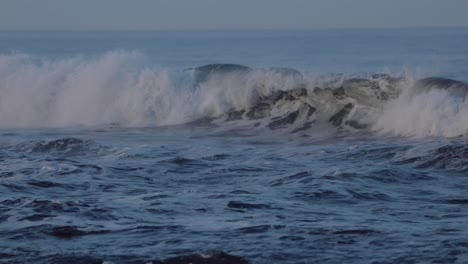-Ocean-Waves-Curling-Crashing-Costa-Rica