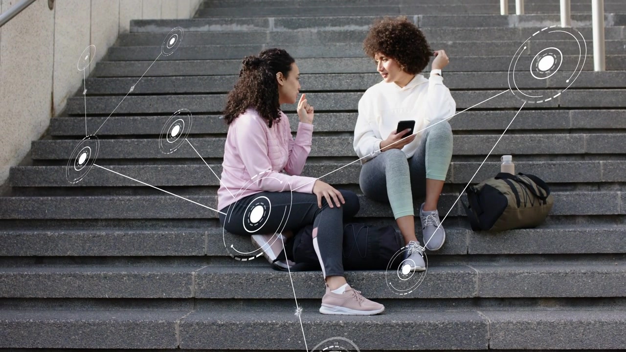 Žena vlevo gestikuluje na schodech, iniciuje rozšiřující se síť uzlů přes nohy, tašku a telefon pro technologie.