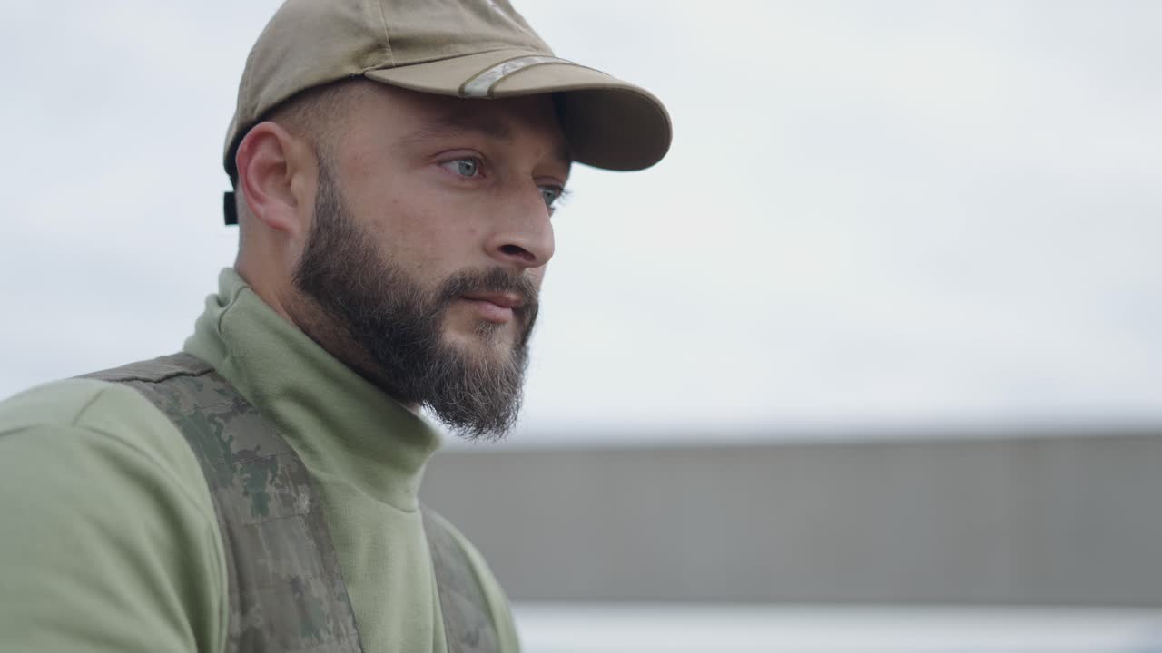 hombre en vista de perfil