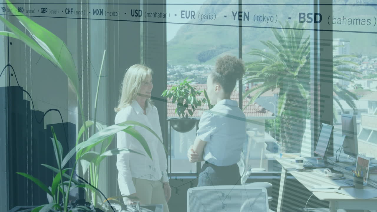 사무실에서 다양한 사업가 여성에 대한 금융 데이터 처리의 활성화