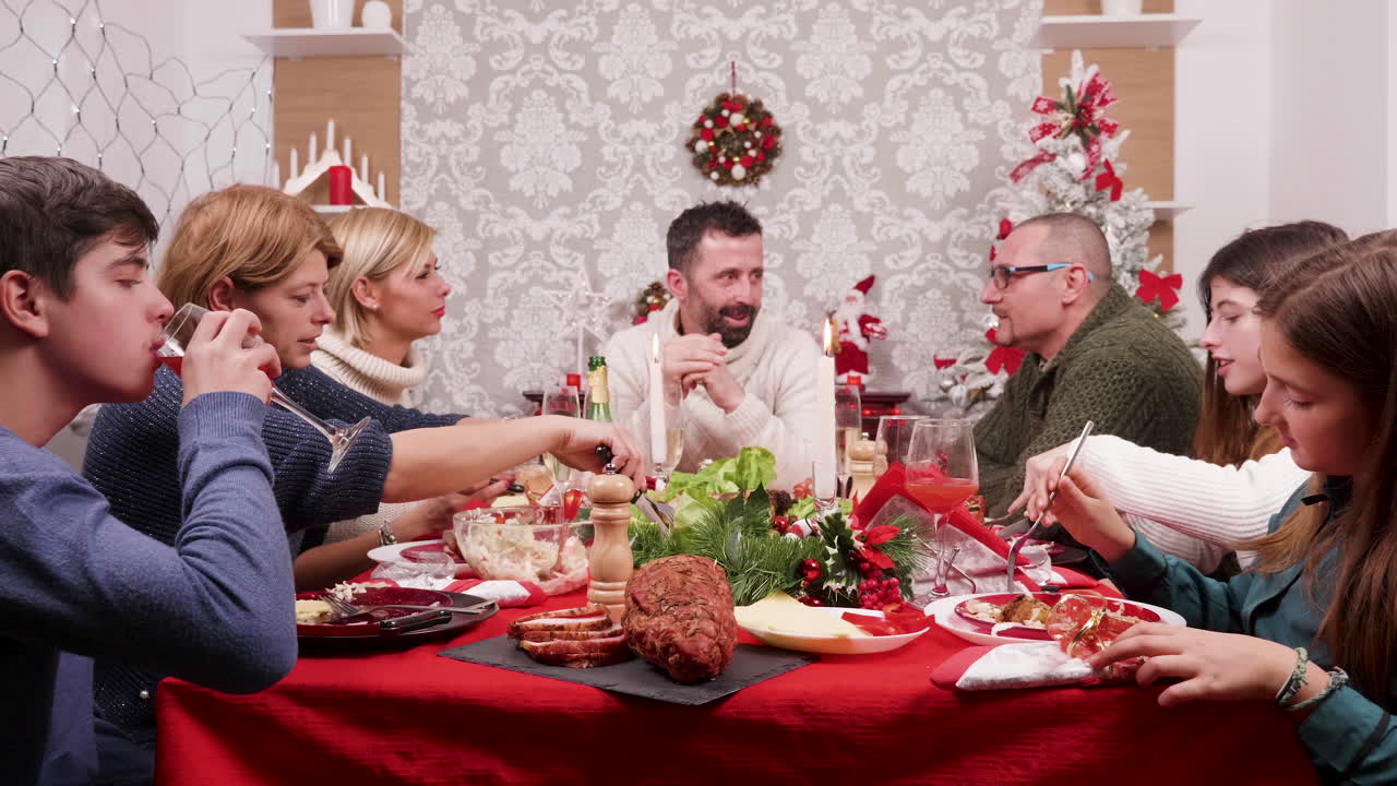 Festive Family Christmas Dinner