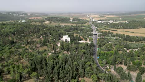 vídeo de drones aéreos de alta resolución 4k de latrun, israel