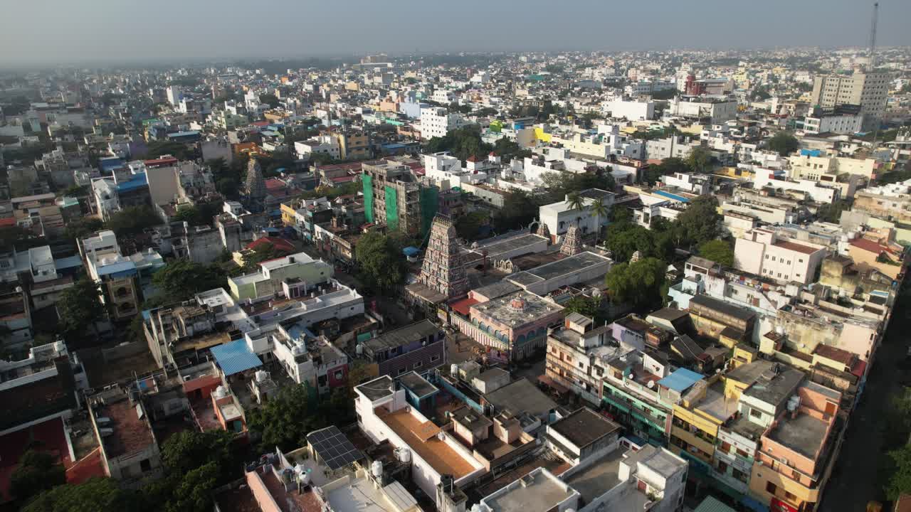 imágenes aéreas del templo de manakula vinayagar es un templo de ganesha en el territorio de la unión de puducherry, india una antigua colonia francesa