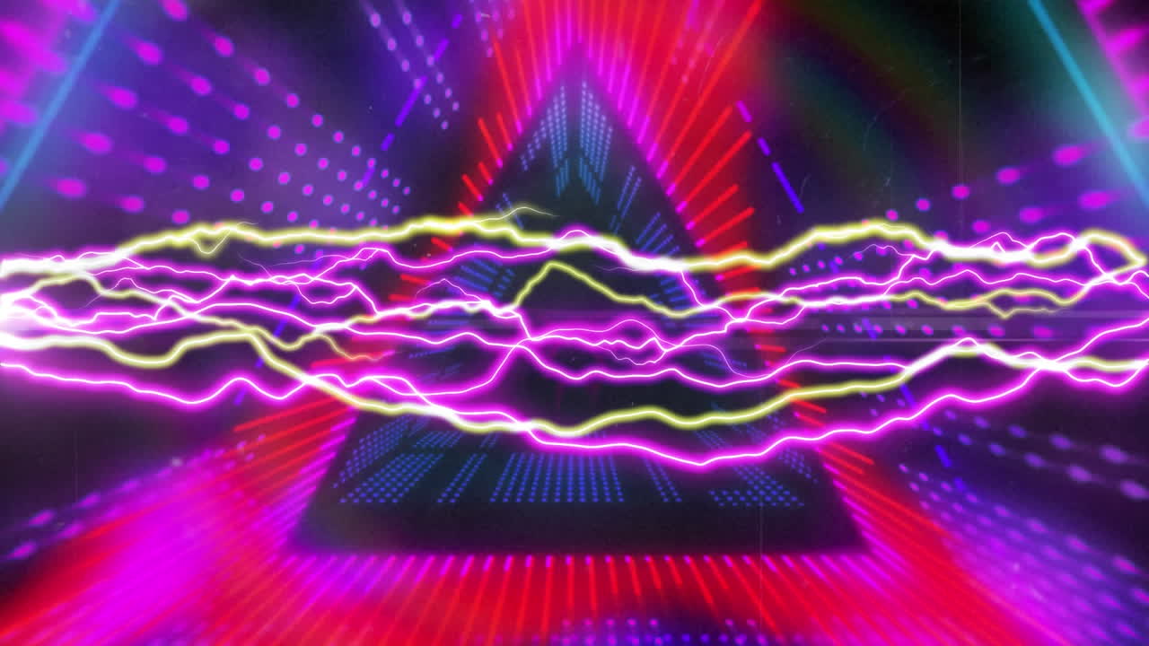 animación de relámpagos coloridos sobre el túnel digital.