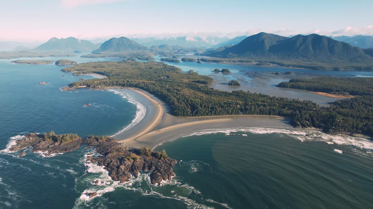 Isole oceaniche e filmato drone della spiaggia Tofino BC, Canada