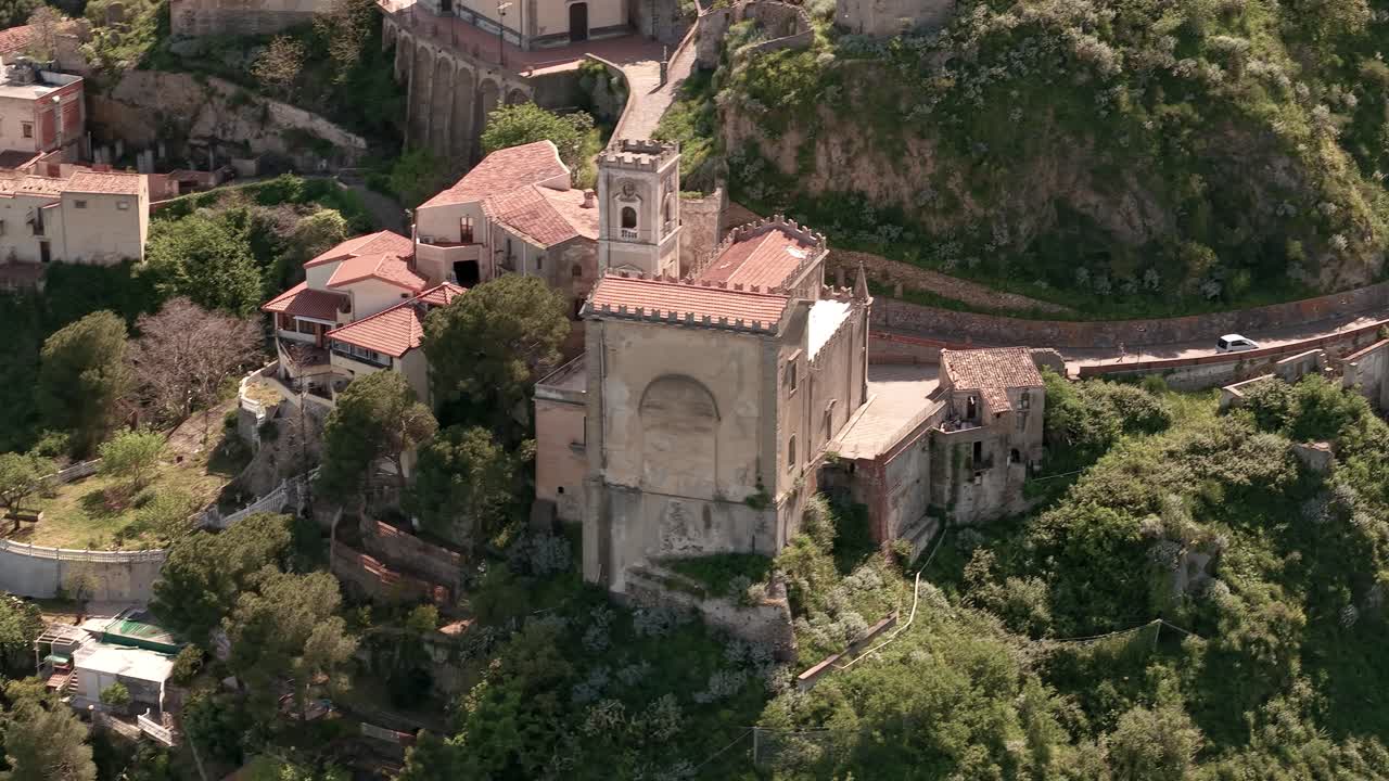 Vista panorámica de la Iglesia de San Nicolò, Savoca, Sicilia, de la película El Padrino.