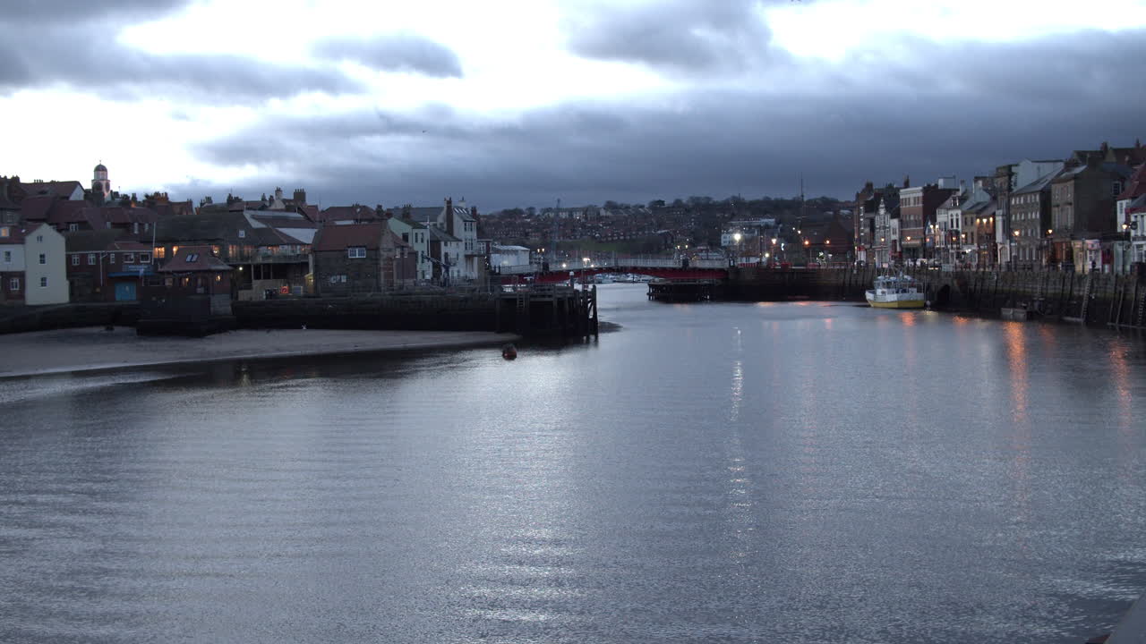 whitby, 노스 요크 황무지, 항구의 새벽, 보트 - 4k prores 422hq, bmpcc 클립 10 - 2022년 1월