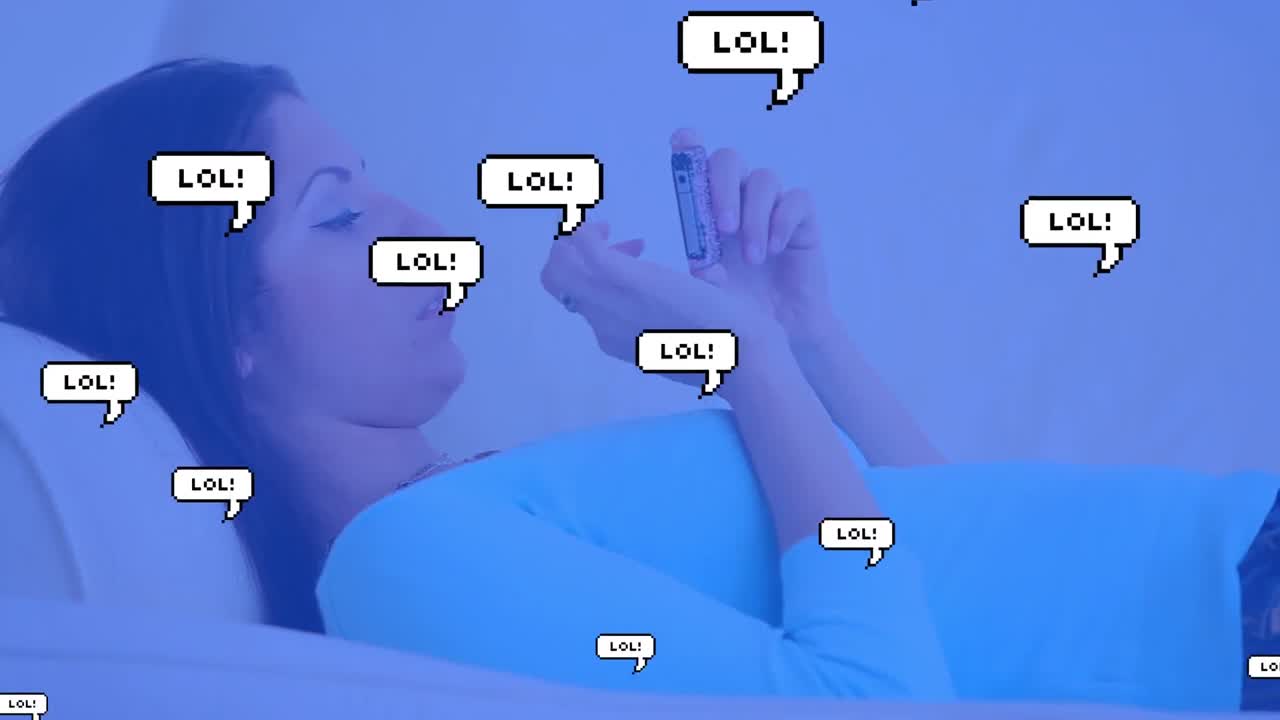 스마트 폰을 사용하는 여성에 대한 연설 거품에 대한 lol 텍스트