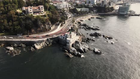 Parallax-of-Wulff-Castle-in-Vina-del-Mar,-Chile,-uhd-4k-aerial