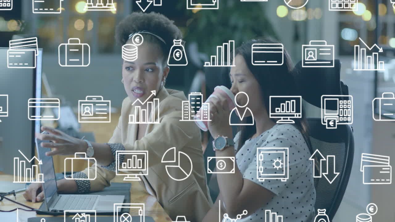 animación de la moneda y el procesamiento de datos sobre diversas mujeres empresarias en la oficina