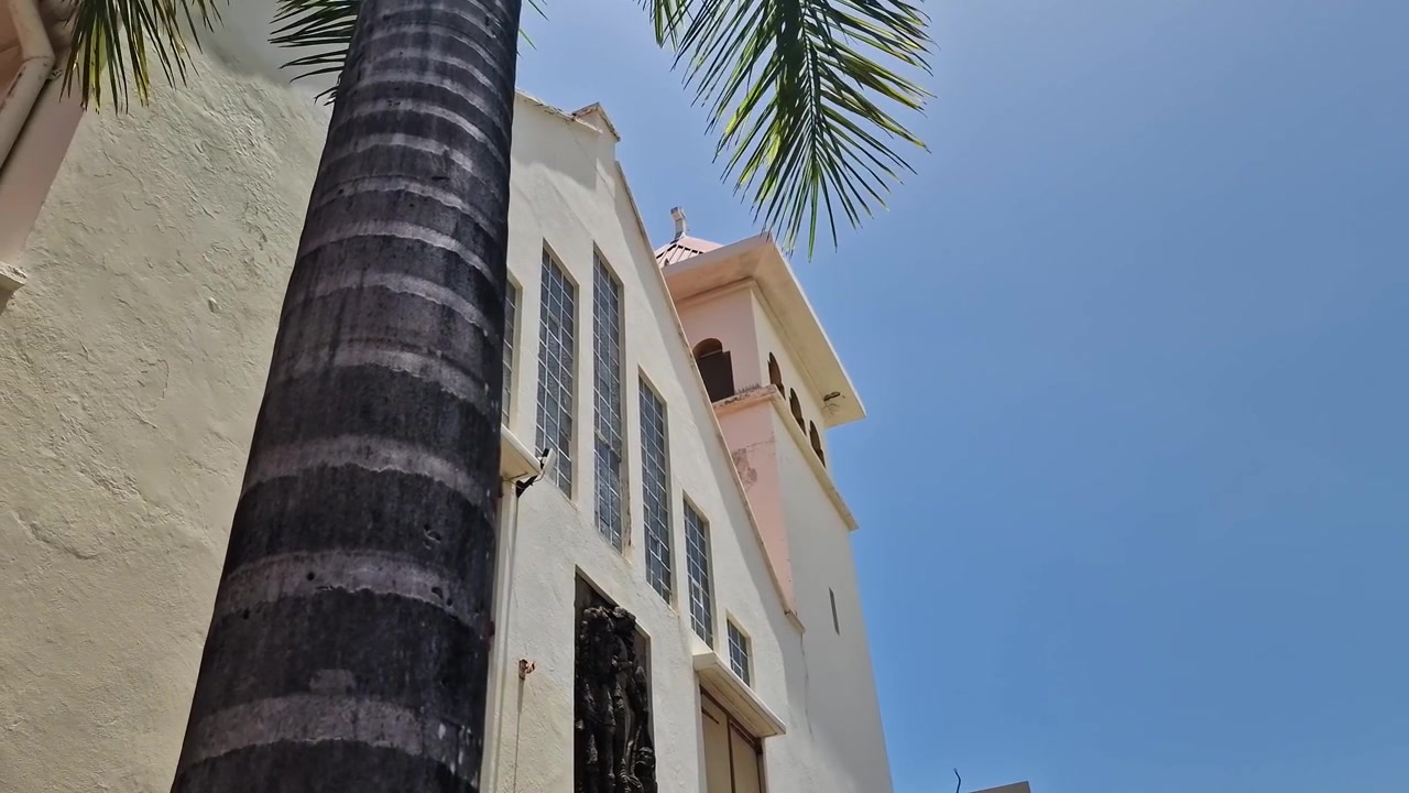 Exterior da Igreja Católica Romana de São Martinho de Tours, Philipsburg, Ilha de Sint Maarten.