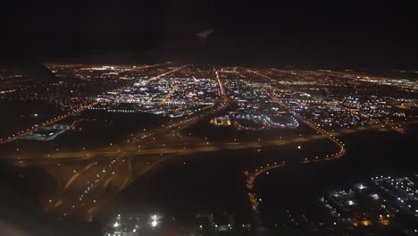 Indescriptible-Mirando-Por-La-Ventana-Del-Avión-Por-La-Noche