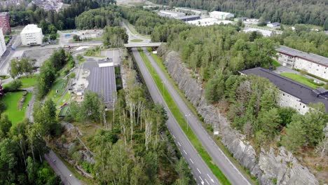 vista panorámica de drones sobre los edificios de apartamentos de gotemburgo, suecia
